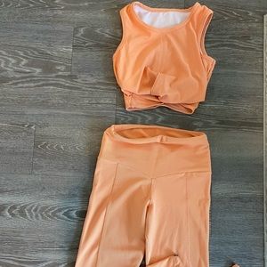 Onzie orange workout set